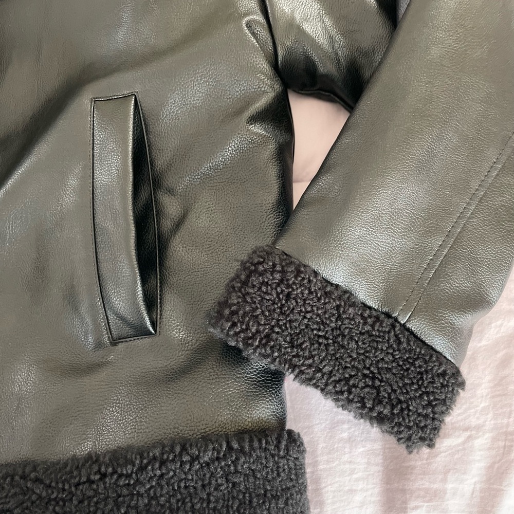 Levi’s Faux Leather Jacket - Picture 8 of 13